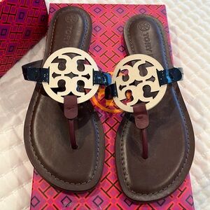 Brand new never worn! was a gift.  doesnt fit me!